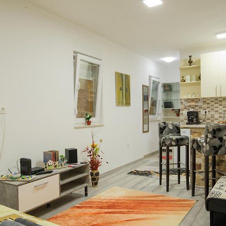 Studio Apartments Kim - Dilberovic โมสตาร์ ภายนอก รูปภาพ