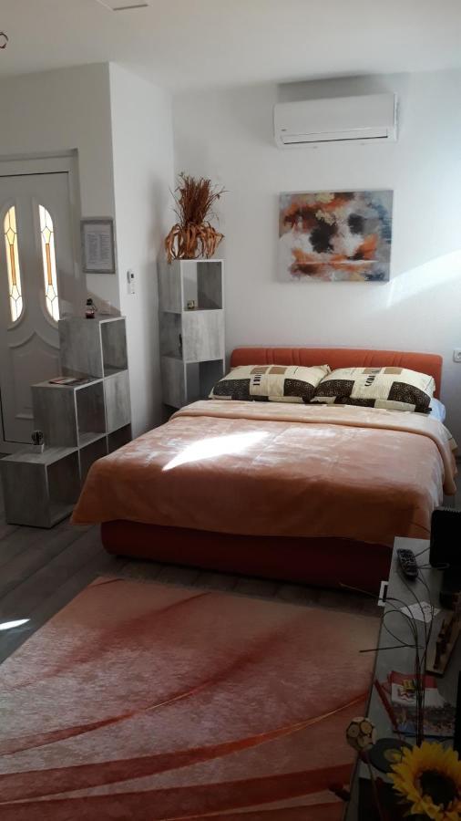 Studio Apartments Kim - Dilberovic โมสตาร์ ภายนอก รูปภาพ