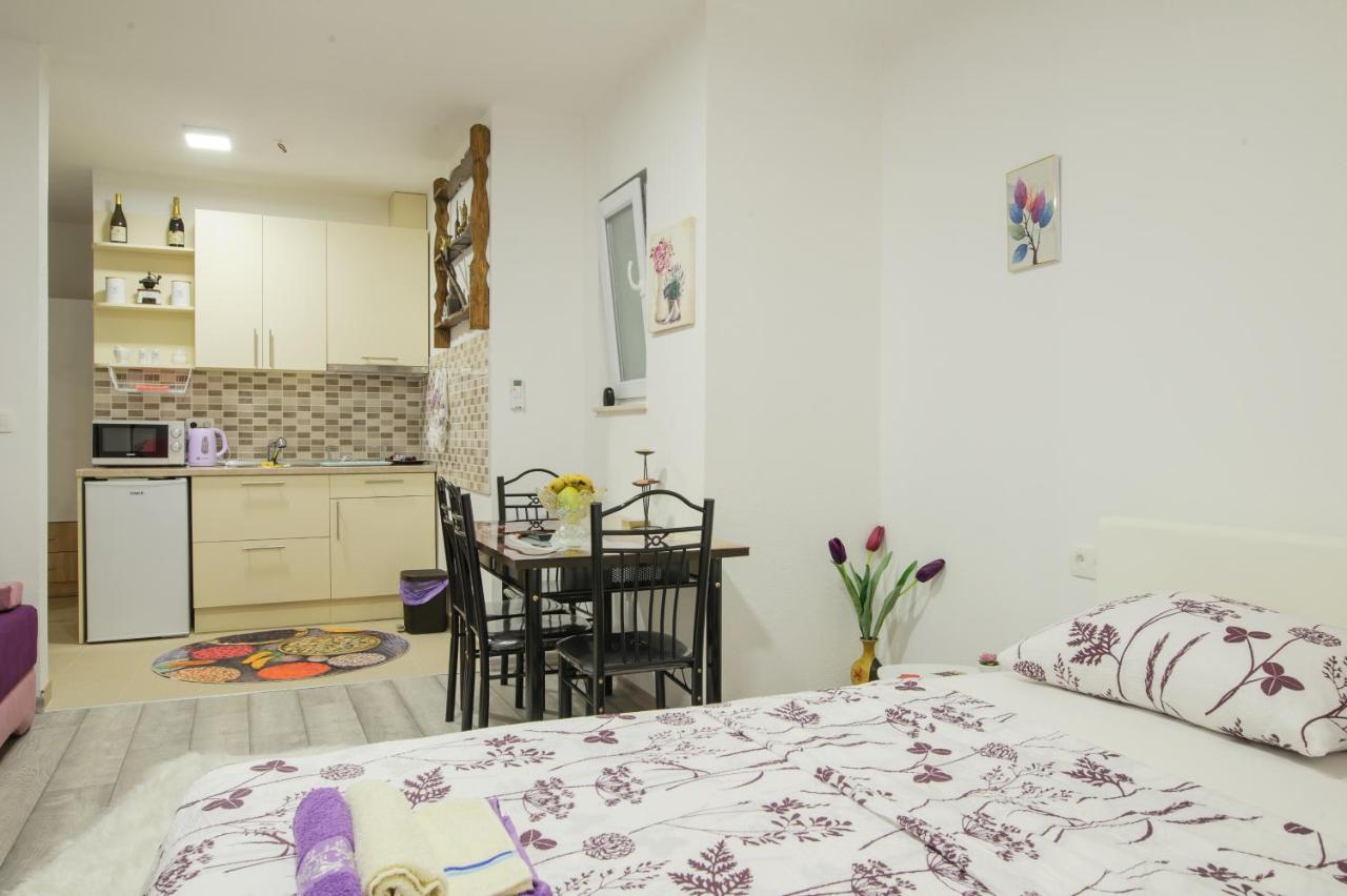 Studio Apartments Kim - Dilberovic โมสตาร์ ภายนอก รูปภาพ