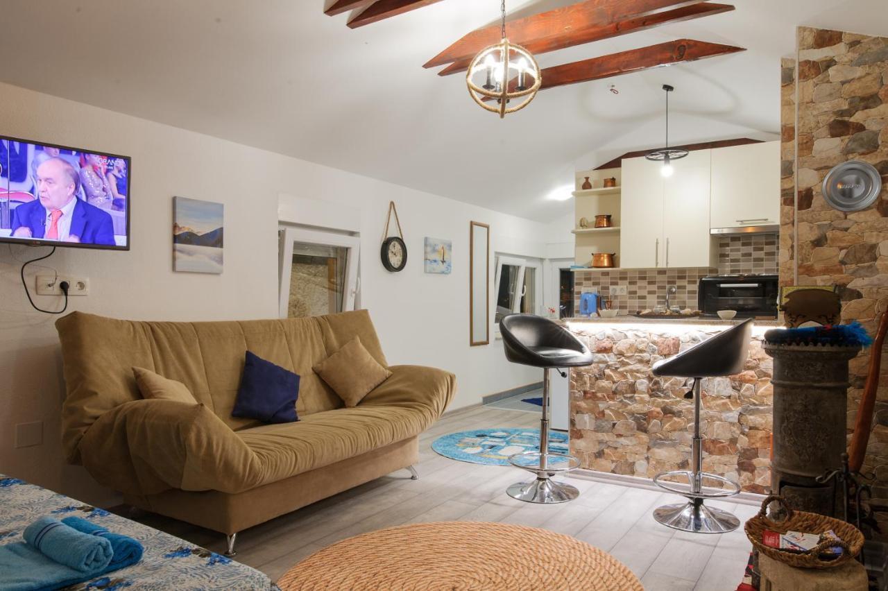 Studio Apartments Kim - Dilberovic โมสตาร์ ภายนอก รูปภาพ