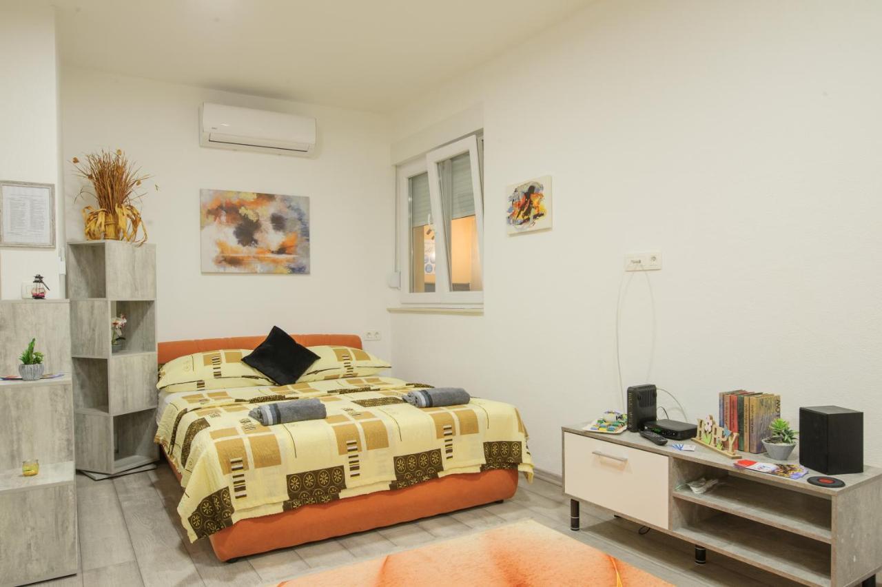 Studio Apartments Kim - Dilberovic โมสตาร์ ภายนอก รูปภาพ