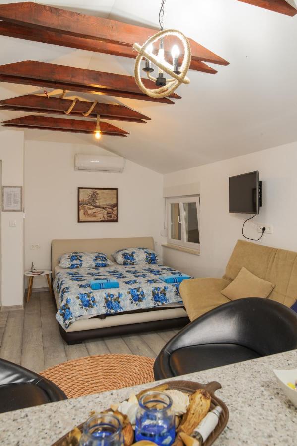 Studio Apartments Kim - Dilberovic โมสตาร์ ภายนอก รูปภาพ