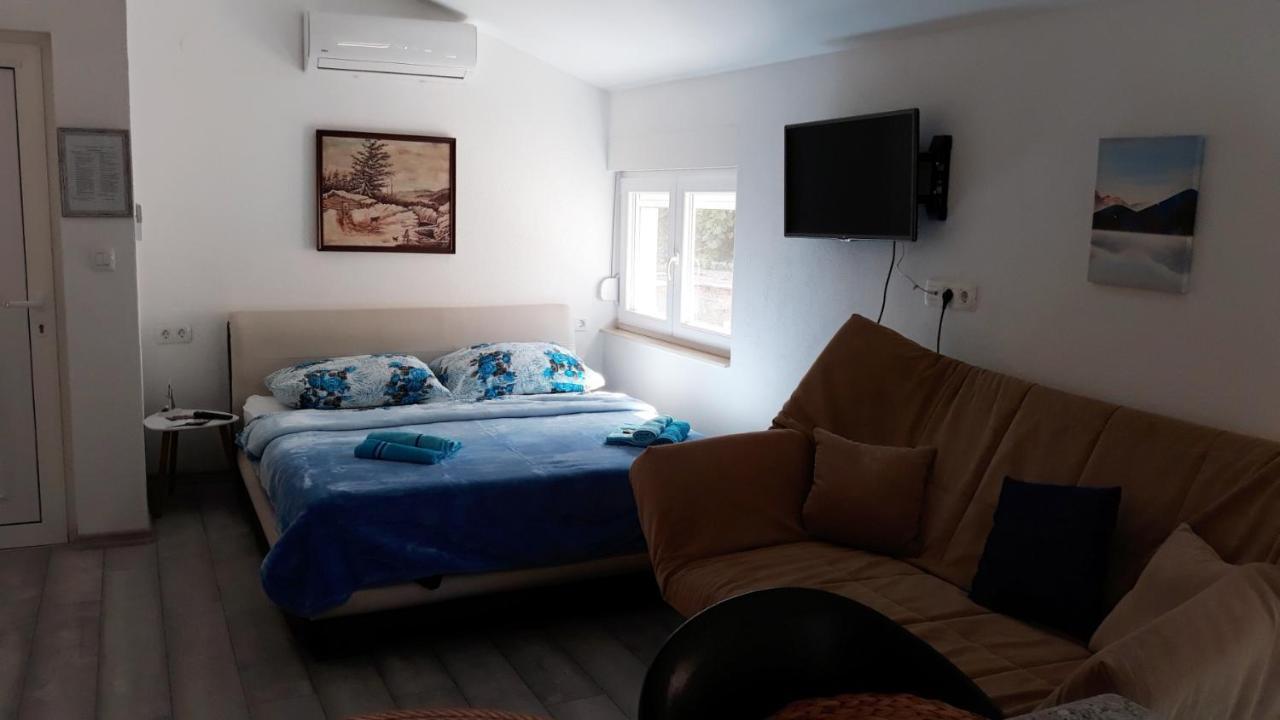 Studio Apartments Kim - Dilberovic โมสตาร์ ภายนอก รูปภาพ