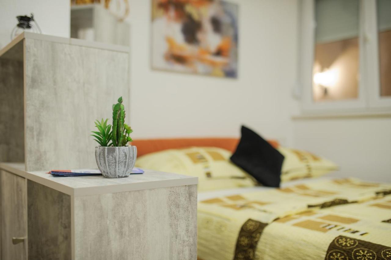 Studio Apartments Kim - Dilberovic โมสตาร์ ภายนอก รูปภาพ