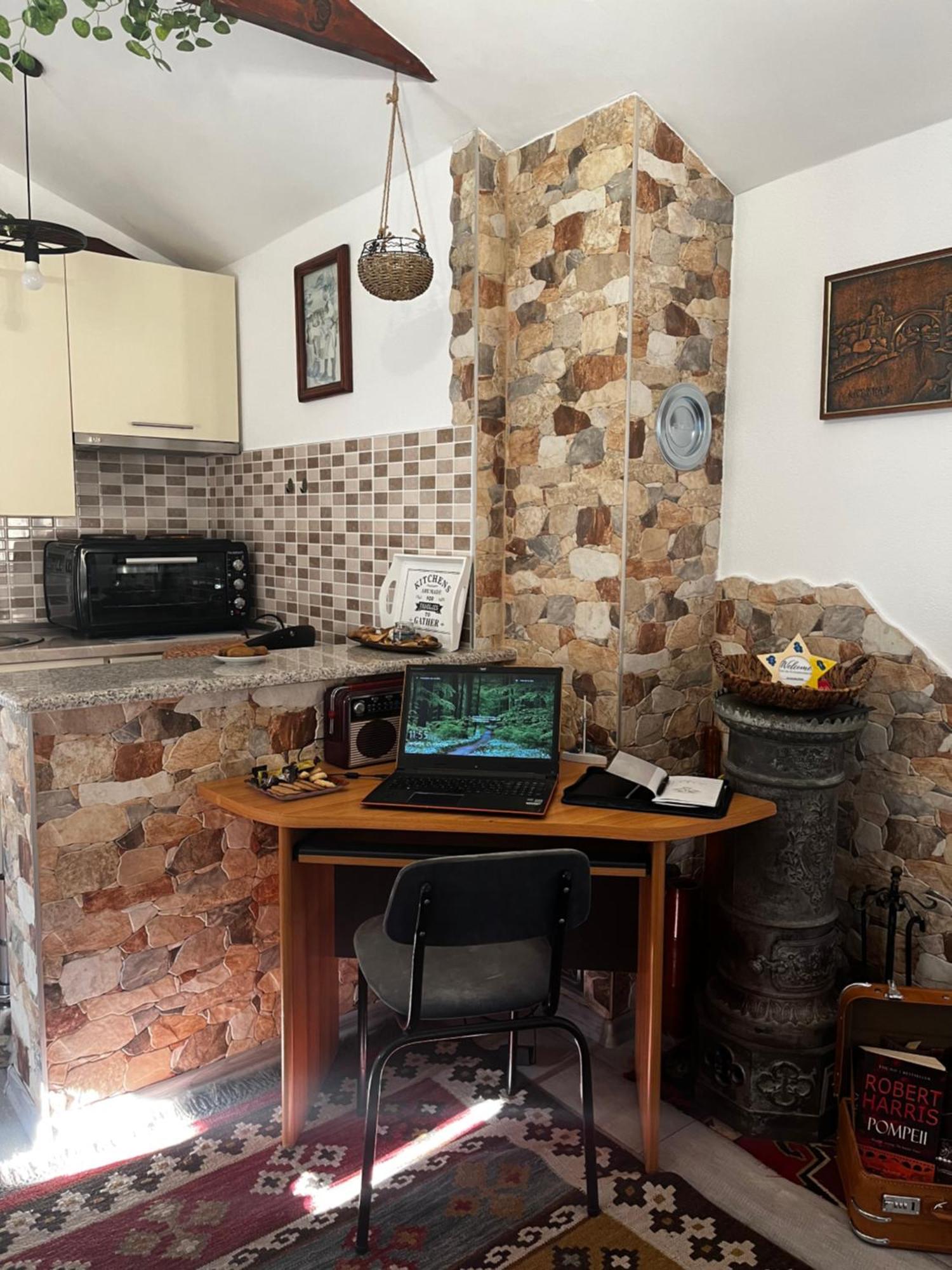 Studio Apartments Kim - Dilberovic โมสตาร์ ภายนอก รูปภาพ